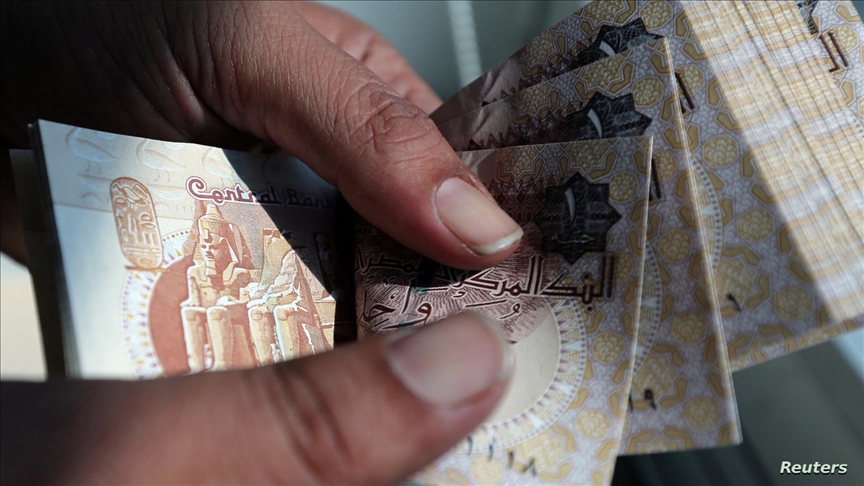 رفع الحد الأدنى للأجور بالقطاع الخاص من 2400 إلى 2700 جنيه في مصر 