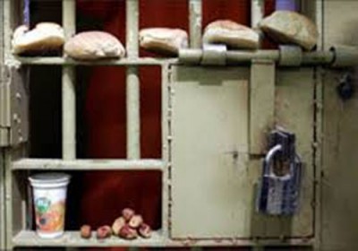 “الأمعاء الخاوية”  ..  سلاح للأسرى الفلسطينيين في وجه قسوة الاعتقال