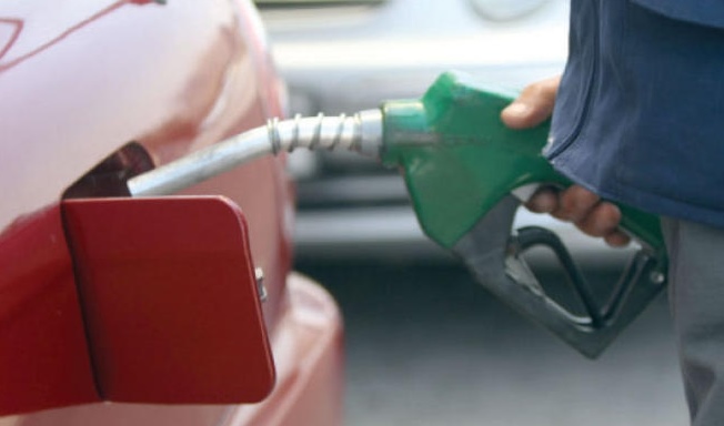 الحكومة ترفع اسعار البنزين و الديزل و الكاز و تُثبت الغاز