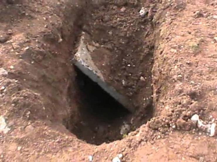 تفسير رؤية نبش قبر الميت