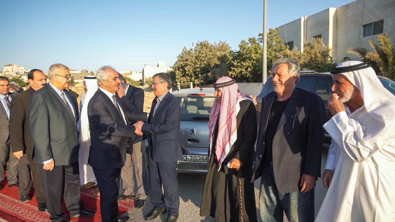 الزعبية والحجاج نسايب ..  الدكتور فايز الزعبي طلب ورد عليه بالقبول الباشا هاني الحجاج  ..  مبارك
