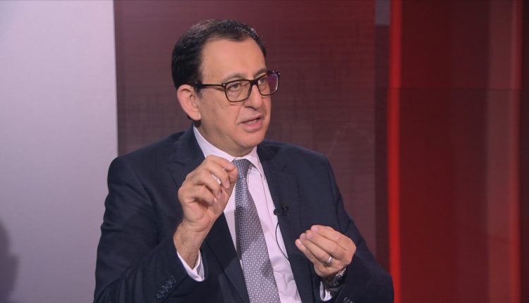 مستو يمنح شخصاً واحداً ثلاثة مناصب في هيئة الطيران ممن تنطبق عليهم شروط التقاعد منذ عام ونصف