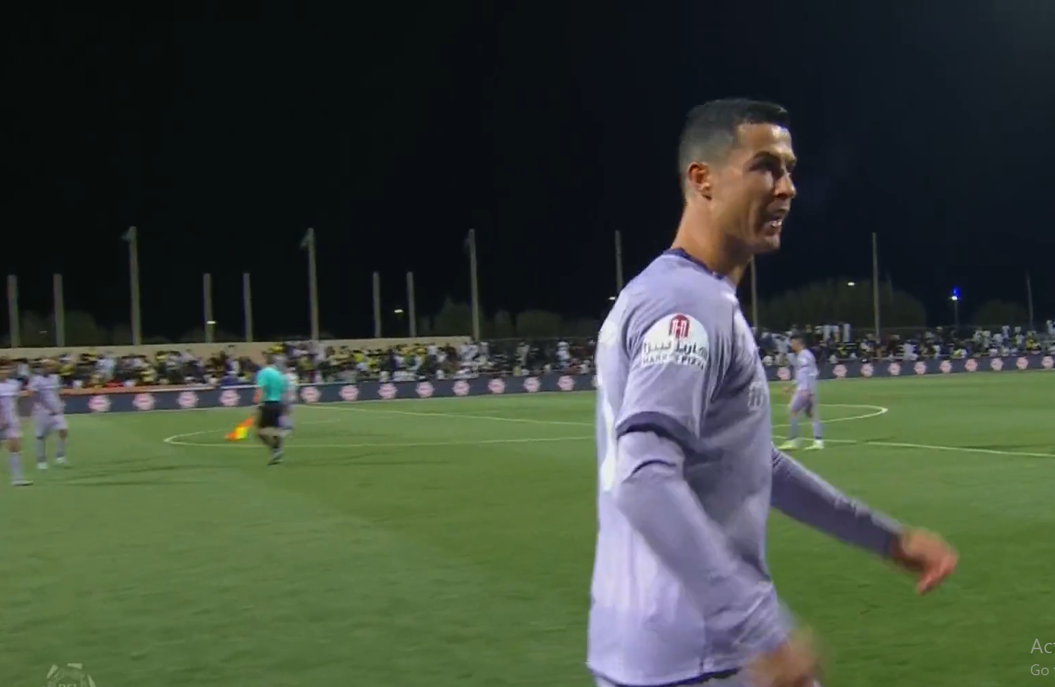 رد فعل رونالدو بعد تعادل النصر أمام الفيحاء .. فيديو