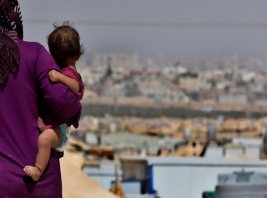 قابلات يساعدن نحو 15 ألف حامل في "الزعتري"