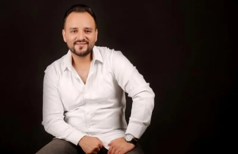 والدة المطرب عيسى السقار في ذمة الله