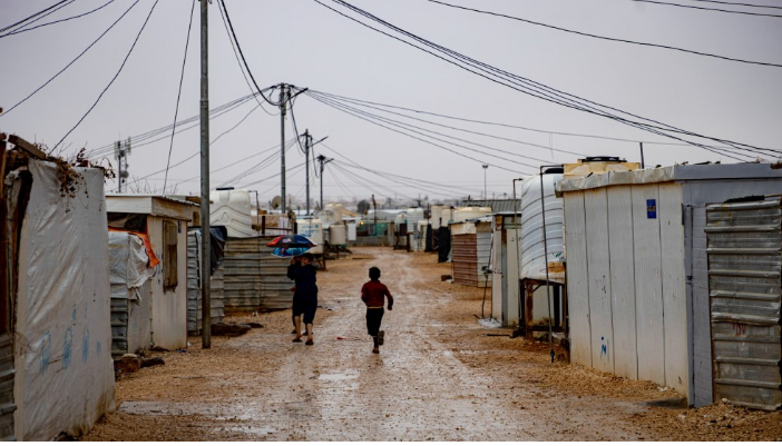 مفوضية اللاجئين في الأردن : خفض الدعم النقدي خارج المخيمات اعتبارا من شهر أيار
