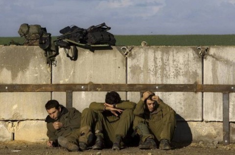 أزمة "التجنيد" تضرب بقوة في (إسرائيل) ..  لابيد: من يرفض التجنيد بالجيش لن يحصل على أموال من الدولة