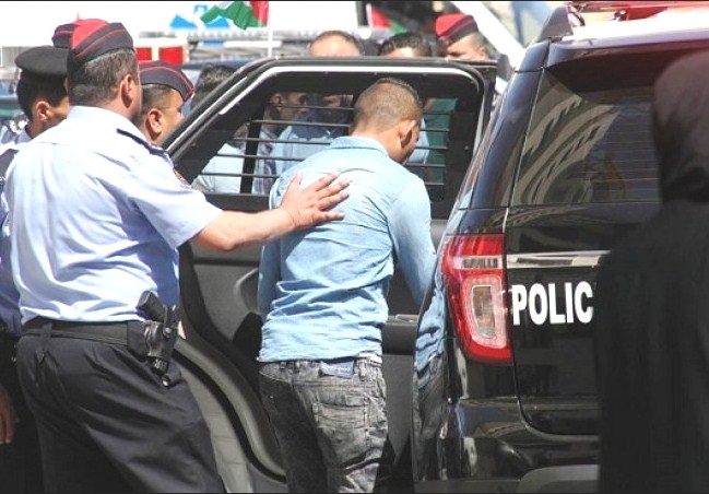 توقيف (5) أشخاص تورطوا ببيع زيت زيتون مغشوش للمواطنين في عمان و اربد