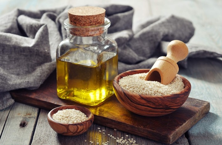 فوائد زيت السمسم للشعر ..  تعرفي عليها