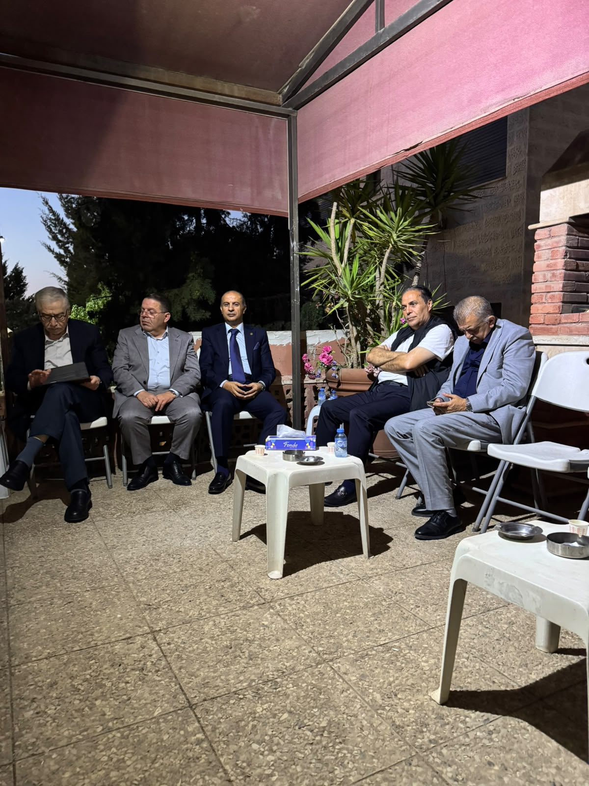 هيئة خريجي كلية الحسين تفتح باب الحوار حول مستقبل النادي وتعزيز التواصل  .. صور