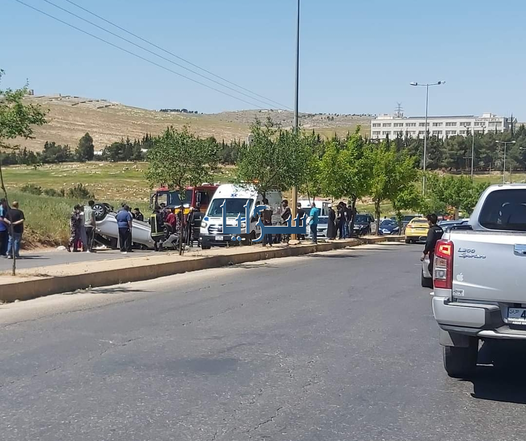اصابة شخص بحادث انقلاب مركبة على طريق بيرين - شفا بدران 