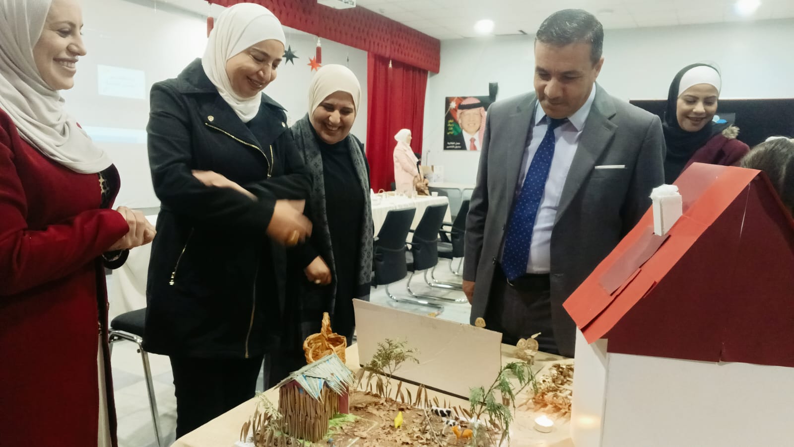 معرض “زوايا الفن” برؤية تربوية تعزز الإبداع والاستدامة في تربية لواء قصبة مادبا