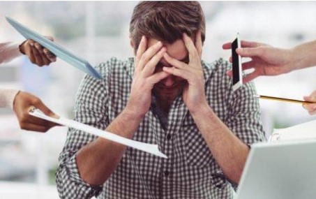 كيف تحافظ على صحّتك العقليّة وأنت محاط بالأخبار السلبيّة؟