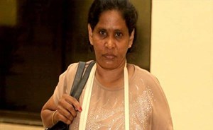 سيرلانكا تستقبل أغنى خادمة عائدة بعد تغيبها عن أسرتها 17عامًا وعملها كراعية غنم  .. تعرف كم ثروتها ؟