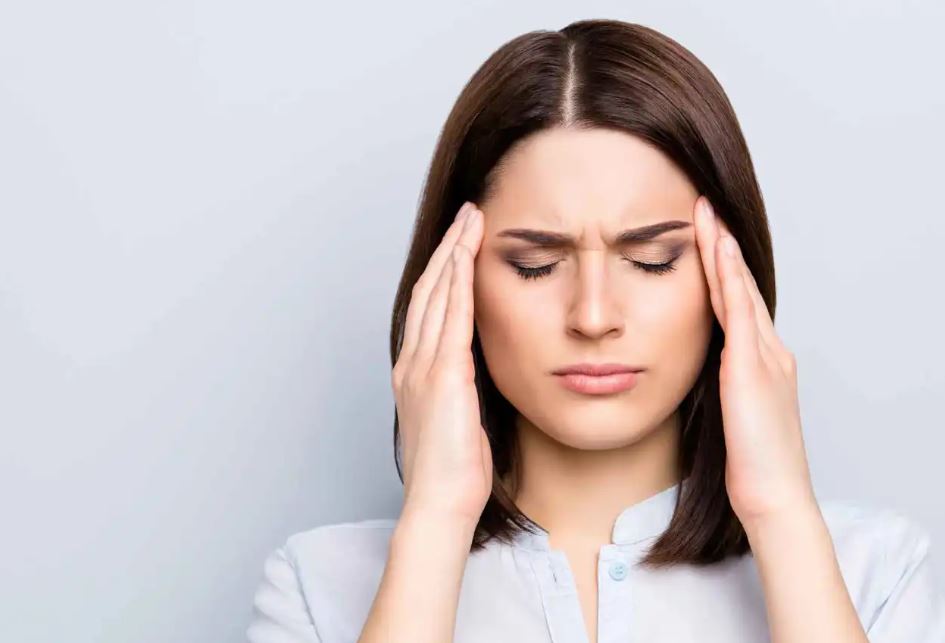 بعد رحيل مؤثرة كندية ..  لماذا يصاب الشباب بـ"ألزهايمر المبكر"؟ 