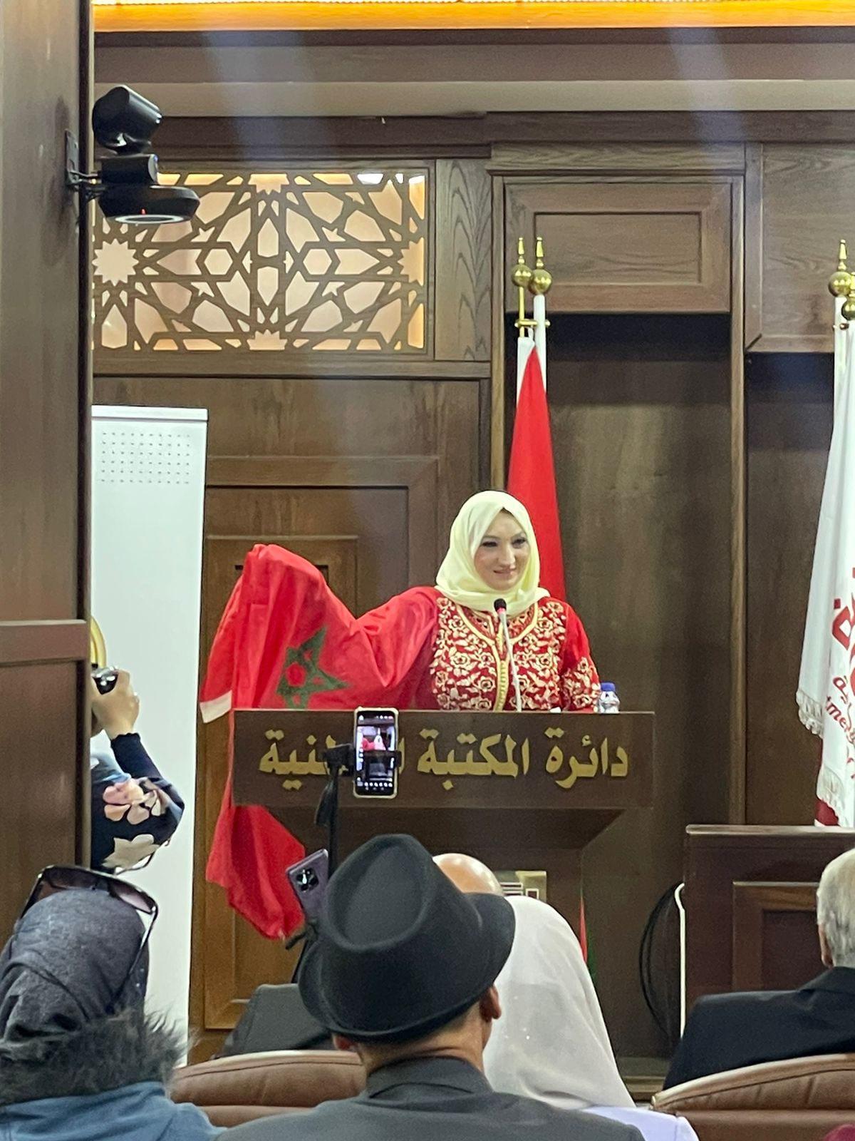 توقيع ديوان “ملك القلوب” للشاعرة المغربية سناء الحافي في المكتبة الوطنية بعمان