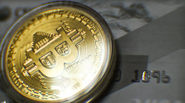 بيتكوين تتجاوز 25 ألف دولار لأول مرة منذ منتصف حزيران