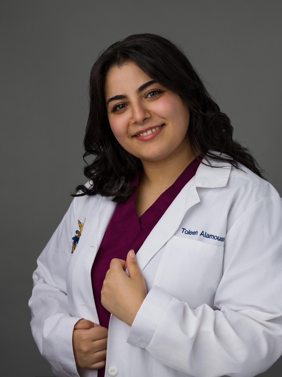 تولين رداد القلاب تتخرّج من كلية الطب بمرتبة الشرف من جامعة دبرتسن في المجر