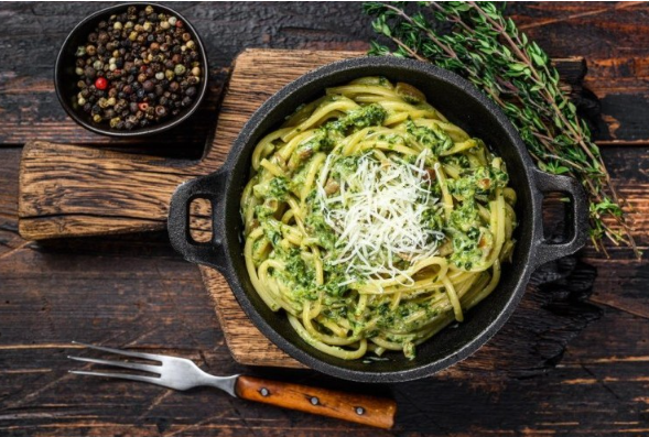  فيتوتشيني بالسبانخ طبق إيطالي