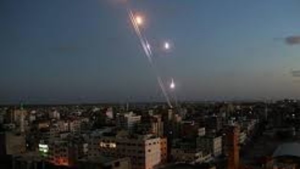 إعلام عبري: سقوط صاروخ إيراني قرب مقر اجتماع مجلس الوزراء "الإسرائيلي" 