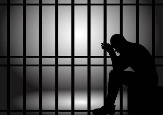 الأردن ..  السجن لشاب اعتدى على والدته وأشقائه بمخرطة ملوخية