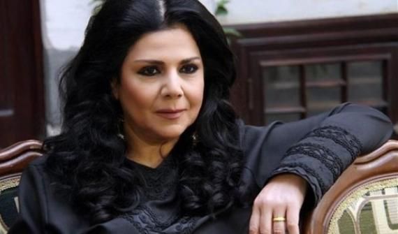 "أم عصام" تخلع حجابها أمام الرجال و"باب الحارة ينجح في استفزاز المتابعين مجددا