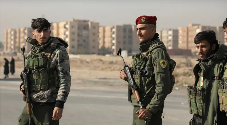 قسد تمنع التجمعات بالذكرى الأولى لسقوط نظام الأسد في شمال وشرق سوريا