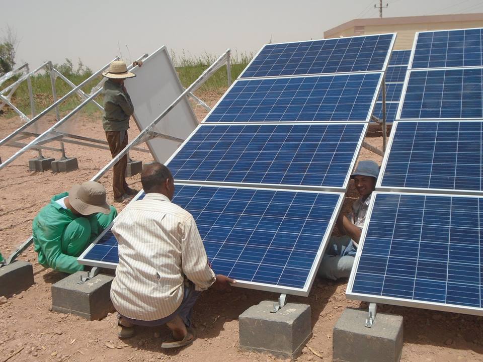 خبراء: استخدام الأنظمة الشمسية في المنازل يحقق وفرا ويخفف عبء الدعم