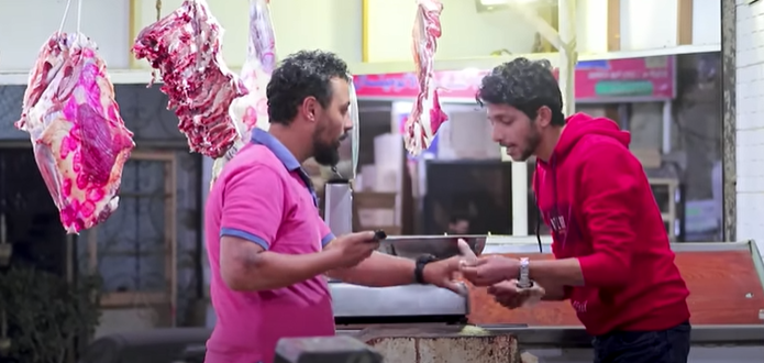الكاميرا الخفيه: يبيع لحم خنزير