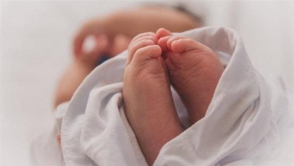 ولادة نادرة لـ3 توائم إماراتيين غير متشابهين