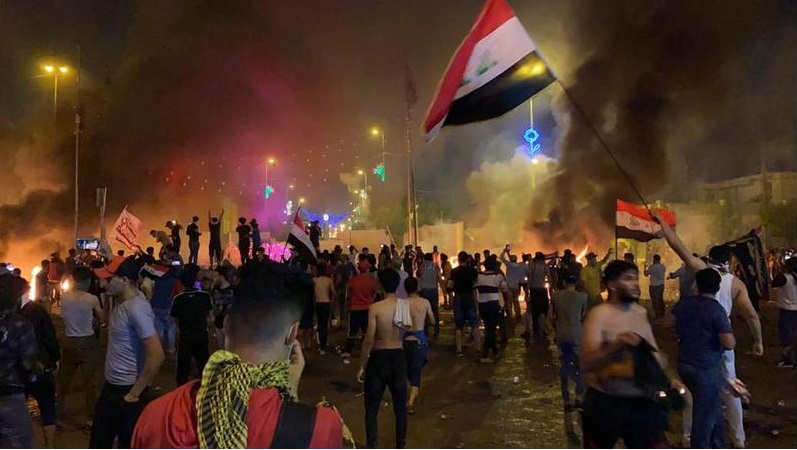 العراق: مقتل 4 متظاهرين وإصابة 40 بمواجهات مع قوات الأمن