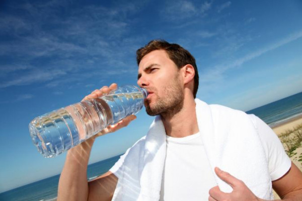 كيف يساعدك شرب المياه بالسيطرة على ارتفاع ضغط الدم ؟