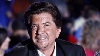 وليد توفيق: لولا حب الناس لبقيت مهنتي "كهربجي" .. فيديو