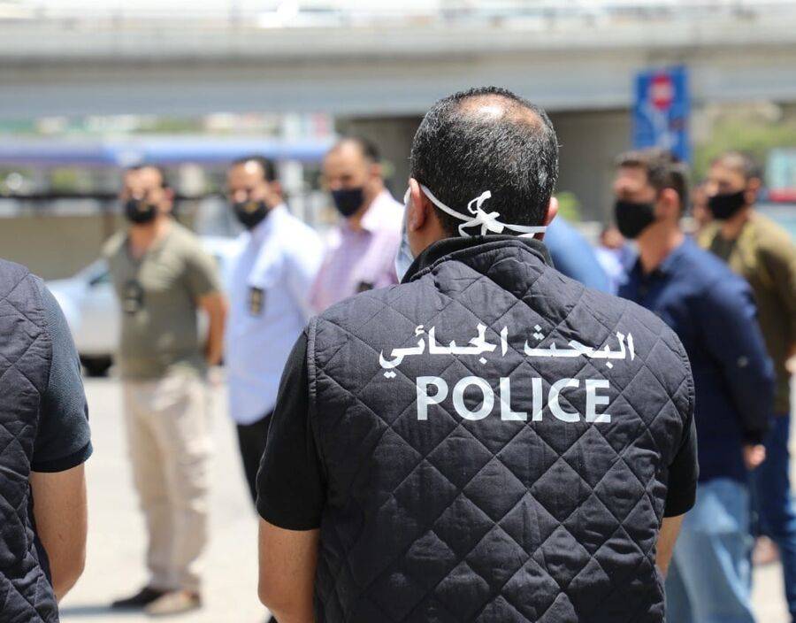 القبض على أربعة متورطين بسرقة "قاصة" إحدى الشركات في العاصمة والبحث جارٍ عن آخرين