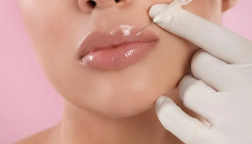 أم تترك رضيعها يموت في سيارة حارّة أثناء خضوعها لجلسة تجميلية  ..  صور 