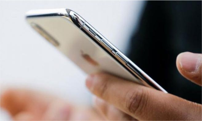 أبل تطلق أداة جديدة لتسريع هواتف آيفون