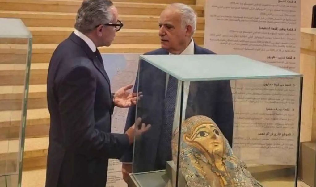 تمهيدًا لإعادتها ..  لبنان يُسلم مصر 74 قطعة أثرية  