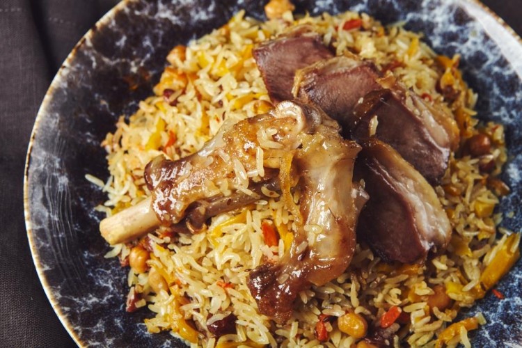 كبسة لحم بالعظم على الطريقة السعودية