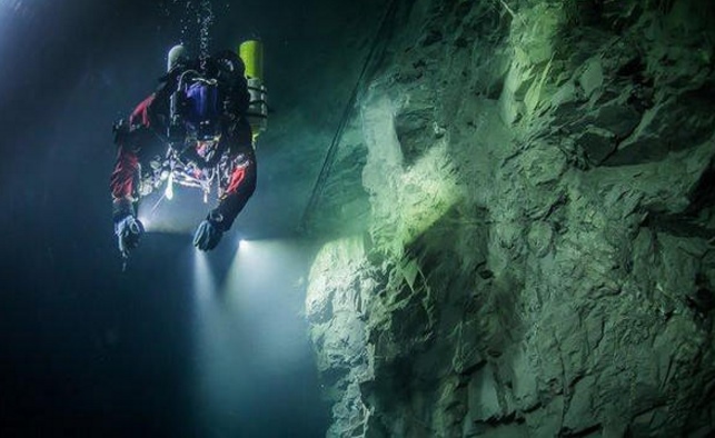 اكتشاف اعمق كهف تحت الماء في العالم