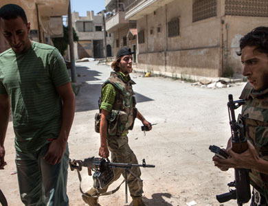 المعارضة السورية للغرب  ..  زودونا بالأسلحة وإلا فإن الأسد سينتصر