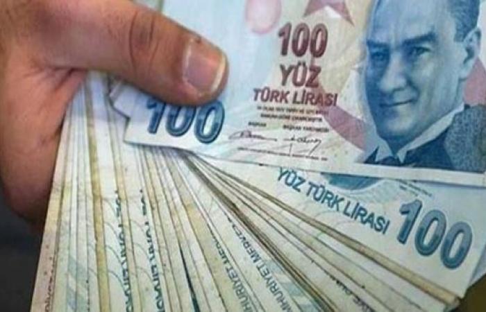 الليرة التركية تسجل قاعا جديدا أمام الدولار