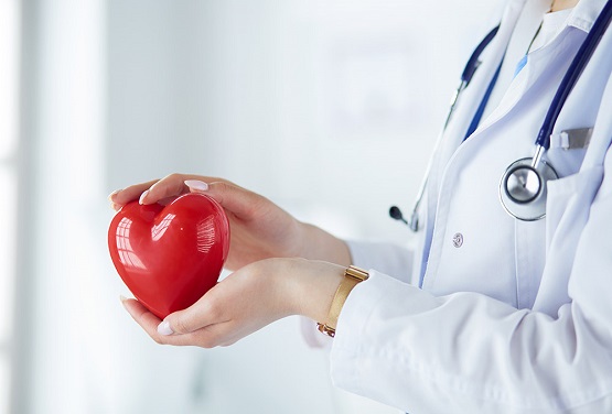 أعراض تنبئ بأمراض القلب عند النساء