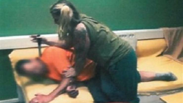 جريمة بشعة  ..  سيدة اردنية تقتل رجلاً وتمزق جسده وتلقي اشلاءه في الصحراء