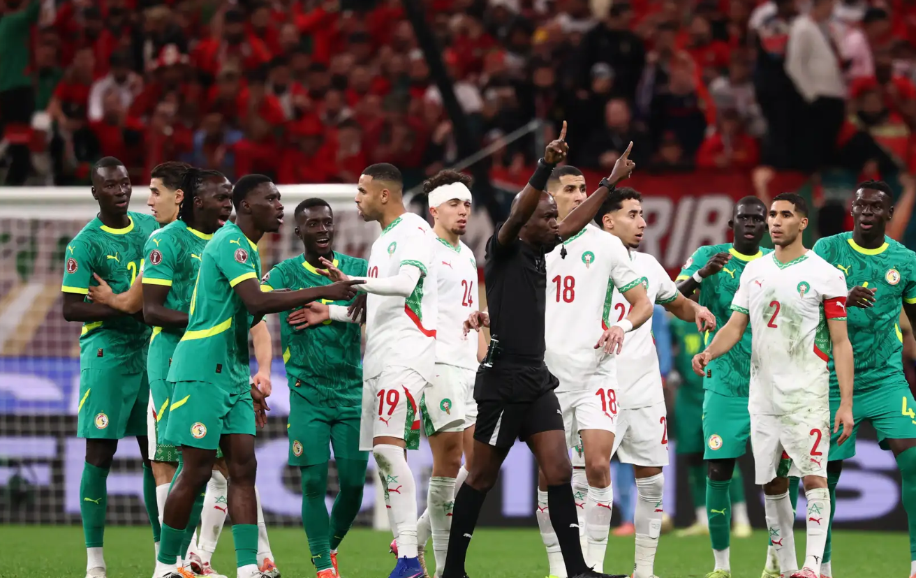 رئيس "كاف" يكسر صمته ويكشف طريقة منح المغرب كأس أفريقيا