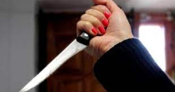 سيدة تنهي حياة زوجها بطريقة بشعة بمساعدة عشيقها