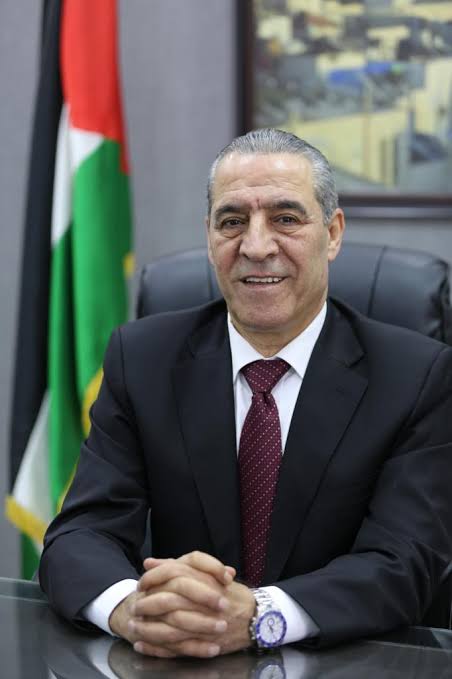 بعد تعيينه نائباً لرئيس منظمة التحرير ودولة فلسطين ..  من هو حسين الشيخ؟