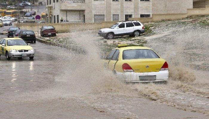 الأرصاد الجوية: أمطار غزيرة فجر الخميس واحتمال تشكل السيول جنوب وشرق المملكة