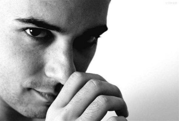كيف أتعامل مع صديقي الذي يحسدني ويكيد لي؟