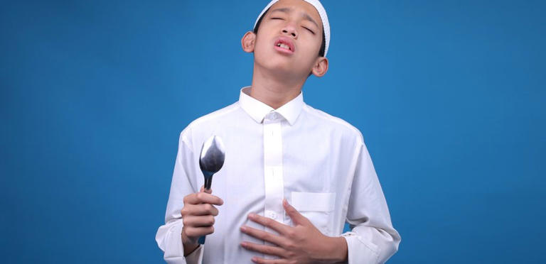 هل الجوع يحرق الدهون حقًا في شهر رمضان؟