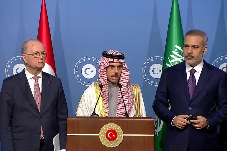 أيمن الصفدي يغيب عن المؤتمر الصحفي بتركيا والوزير المصري تحدّث عن الأردن